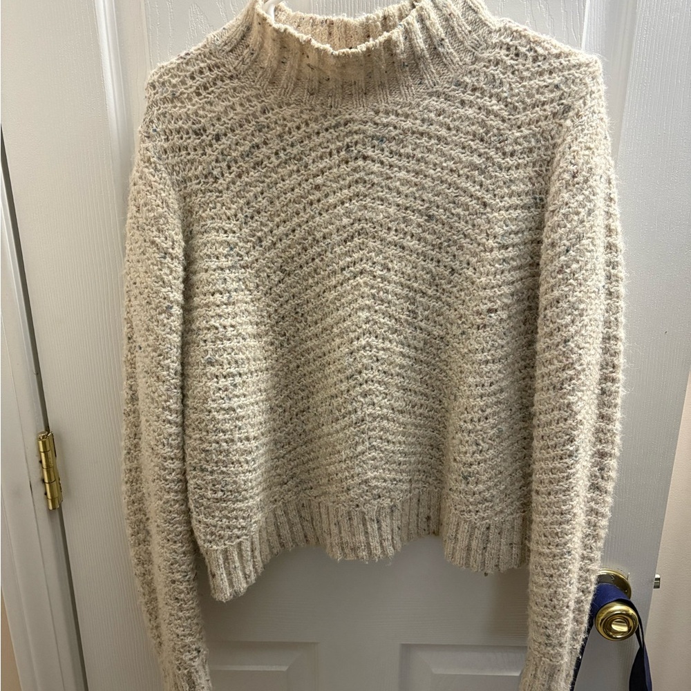 Cozy Old Navy Speckled Cream Turtleneck Sweater M